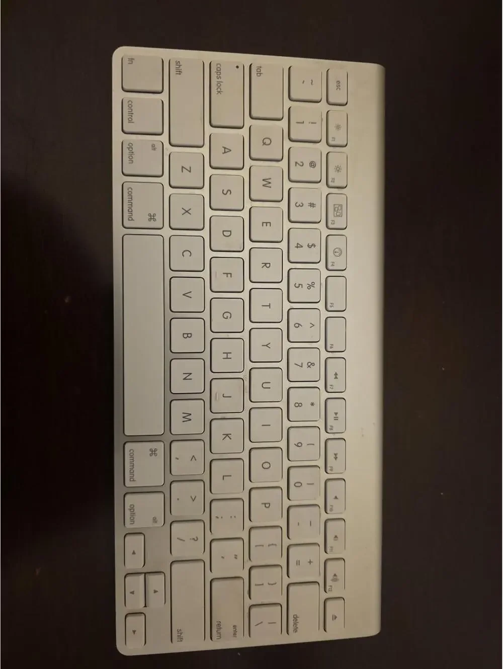 GENUINE Apple Wireless Bluetooth Keyboard A1314 - For Parts Prop See Description